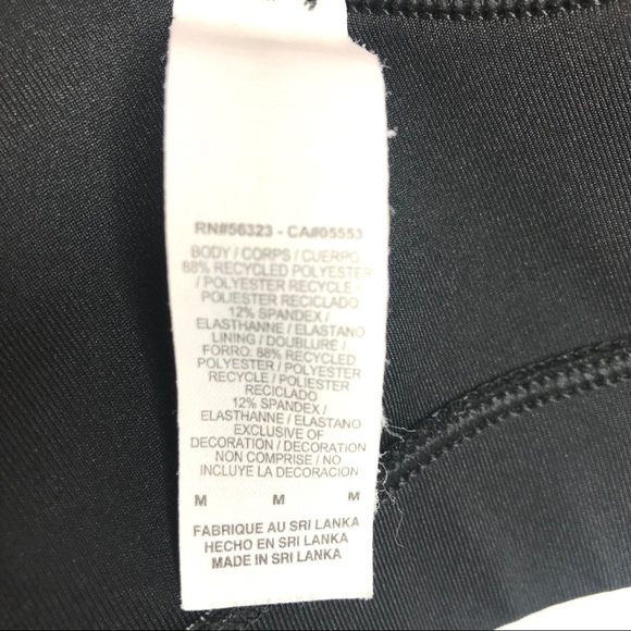 NIKE SPORTS BRA WITH TOTE AND WRISTBANDS GIFT SET - Picture 6 of 14